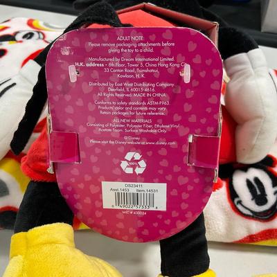 -77- HALLMARK | Mickey Mouse Blanket & Love Mickey Plush