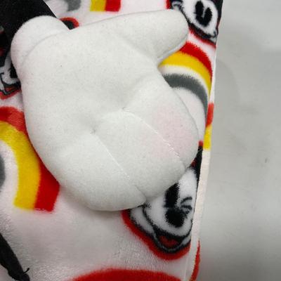 -77- HALLMARK | Mickey Mouse Blanket & Love Mickey Plush