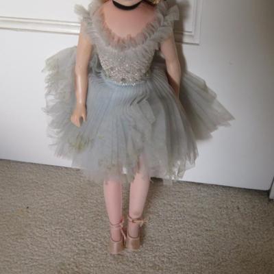 Madame Alexander 17" Elise Ballerina Blue Tulle Tutu Dress Flowers