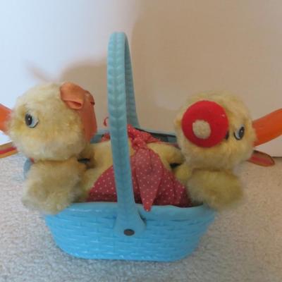Vintage Mechanical Easter Fuzzy Ducks In A Blue Plastic Basket Windup Japan