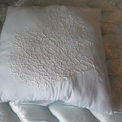 Lot of 5 Pillows