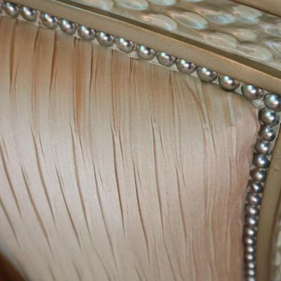 Ventage Couch