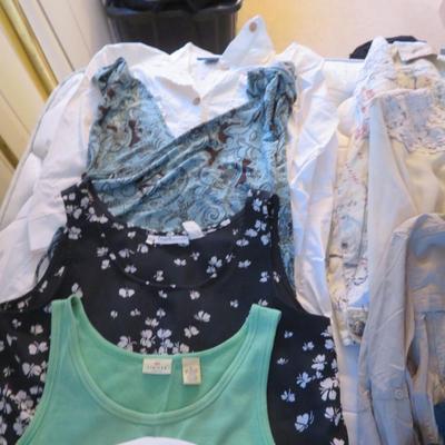 Bulk Lot of Women's Short Sleeve Tops