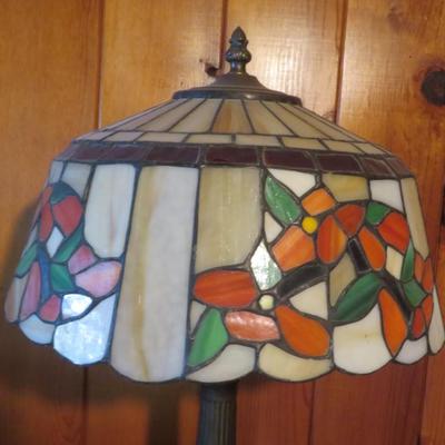 Tiffany Style Stained Glass Lamp / Desk Lamp / Table Lamp