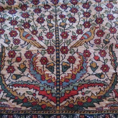 TURKISH ALL NATURAL SILK RUG WITH VEGETABLE DYES PRAYER RUG IN EXCELLENT CONDITION. ABOUT 57 X 37 INCHES