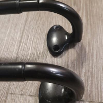 (2) Expandable Metal Curtain Rods (a)