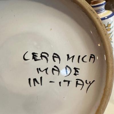 3 pieces of Italian ceramica.