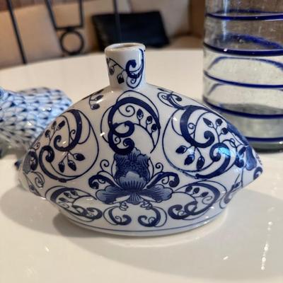 Lot of 3 beautiful blue and white pieces