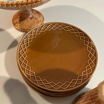 Rare set of vintage Taste Setter by Sigma items coupled with unnamed dessert plates and icecream cups