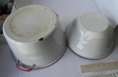 Old Grantieware Measuring Bowl and Large Covered Pot