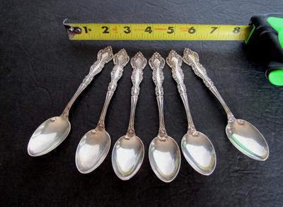 Set of Six Matching Antique Sterling Silver Teaspoons, International Silver, Warwick Pattern
