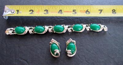 Vintage Gold Tone and Green Plastic Bracelet and Earrings Set