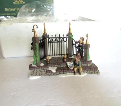 Nice Older Dept 56 Never Used Limited Edition Set: "Christmas Carol' Reading by Charles Dickens"