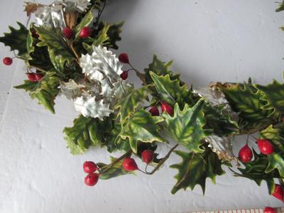 Old Lacquered Leaf Holly and Berry Christmas Wreath