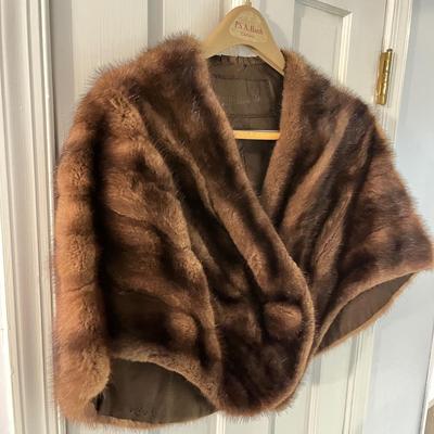 LOT 57L: Two Vintage Furs - Stoles / Capelets / Wraps