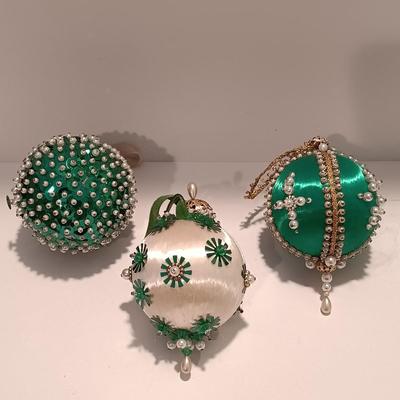 LOT 99B: Set of (12) Vintage Handmade Bead Ornaments