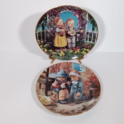 LOT 127L: The Danbury Mint Set of (12) Hummel Little Companions Collectible Plates