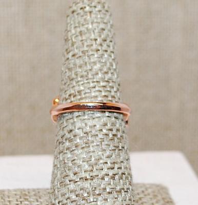 Size 6 Black Beveled Round Main Stone Ring with 2 Side Stones on a ROSE GOLD Band (4.0g)