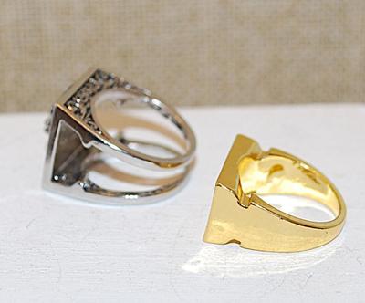 Size 12 Unique Slide-In "HIDDEN COMPARTMENT" LION Face Ring on a Silver-Tone Band (23.8g)
