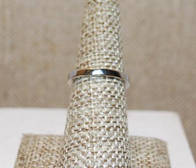 Size 5½ Marked .925 Thin 4 Panel Blue & Green Sections Ring on a Silver Band (2.1g)