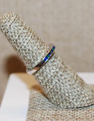 Size 5½ Marked .925 Thin 4 Panel Blue & Green Sections Ring on a Silver Band (2.1g)