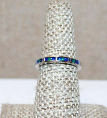 Size 6½ Marked .925 Thin 4 Panel Blue & Green Sections Ring on a Silver Band (2.1g)