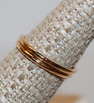 Size 6¾ Set of 2 Thin Classic No-Stones Rings on Gold Tone Bands (1.8g)