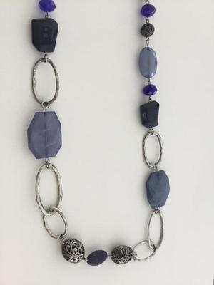 RMN marked blue fashion necklace