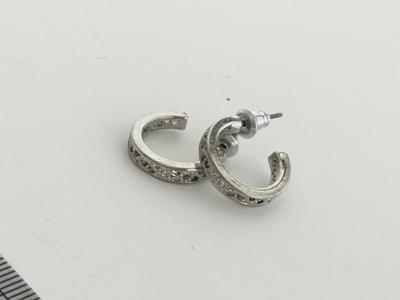 Unmarked silver tone small hoop earrings
