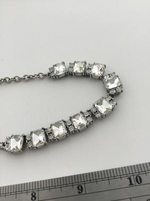 Easy on and off fashion necklace