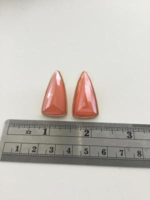 Gold tone unmarked triangle fashion earrings