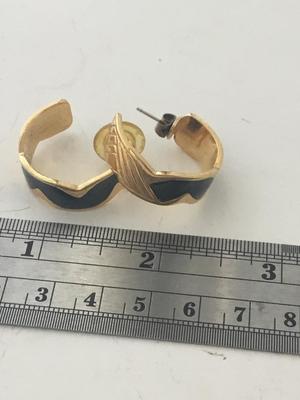 Gold tone green hoop earrings