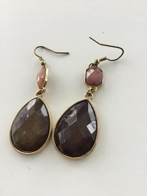 Gold tone dangle fashion earrings