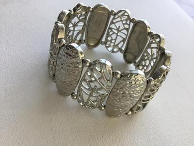 Silver tone stretchy fashion bracelet