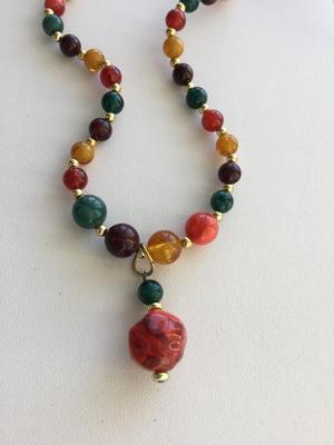Colorful beaded fashion necklace