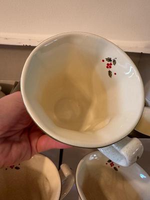 Christmas Mugs: 12 Mikasa Happy Holidays Japan + 7 Others (DR)