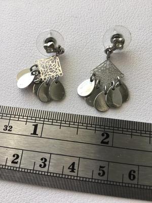 Beautiful unmarked silver tone earrings