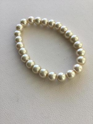 Pearl type beaded stretchy bracelet