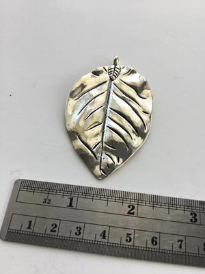 Beautiful leaf necklace pendant