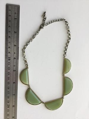 Silver tone green fashion necklace