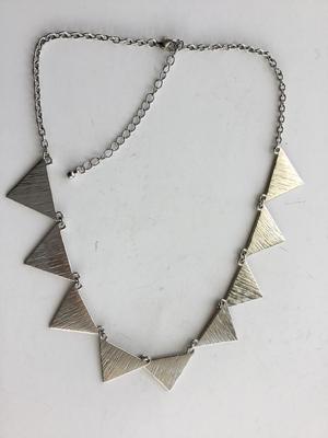 Beautiful silver tone triangle fashion necklace