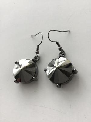Black fashion earrings