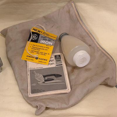 GE Vintage Travel Iron with Bag/Paperwork/Water Holder; Tested/Works