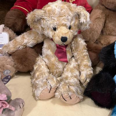 Big Ole Lot of Cuddly Teddy Bears!