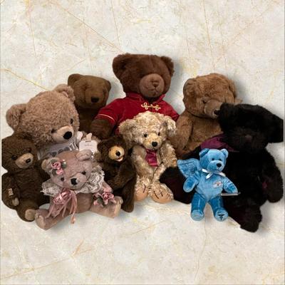 Big Ole Lot of Cuddly Teddy Bears!