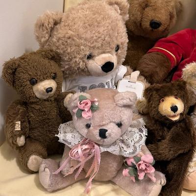 Big Ole Lot of Cuddly Teddy Bears!