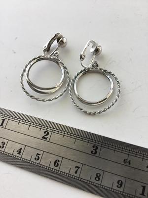 Avon vintage clip on earrings
