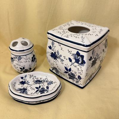 Waverly 3 Piece Vanity Bathroom Set Blue Flowers on White