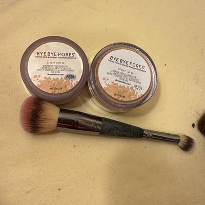 Huge Assortment of Makeup- Eye Shadows - Blush - Brushes - Estee Lauder!