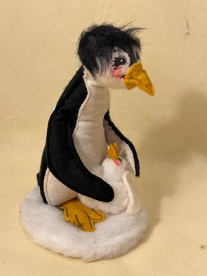 Annalee Vintage Mobilitee Dolls #3: Penguin with Baby, Meredith, NH USA 1993